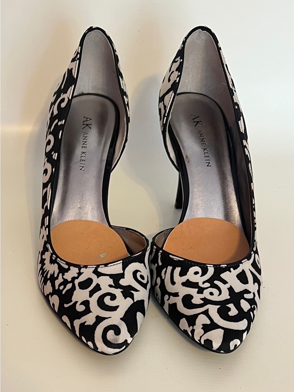 Anne Klein Black and White Scroll-Pattern Pointed Pumps